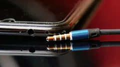 Vart tog hörlursuttaget vägen? Därför saknar nya telefoner 3,5‑mm‑jack